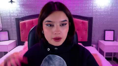 Snapshot of natalie_loffreda chatting on September 18, 3:08 am natalie online show from September 18, 3:08 am