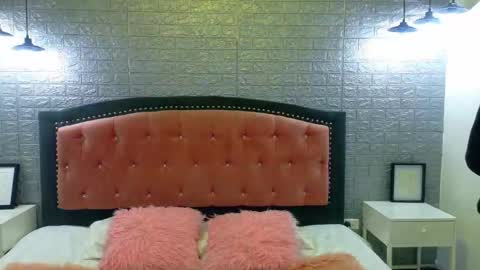 Snapshot of natalie_loffreda chatting on October 8, 2:53 am natalie online show from October 8, 2:53 am