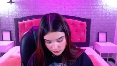 Snapshot of natalie_loffreda chatting on October 11, 3:17 am natalie online show from October 11, 3:17 am