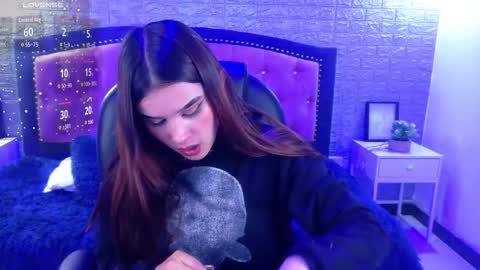 Snapshot of natalie_loffreda chatting on October 25, 2:52 am natalie online show from October 25, 2:52 am