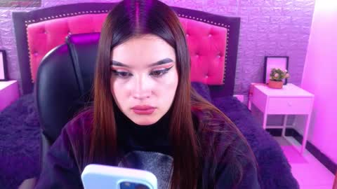 Snapshot of natalie_loffreda chatting on October 28, 2:59 am natalie online show from October 28, 2:59 am