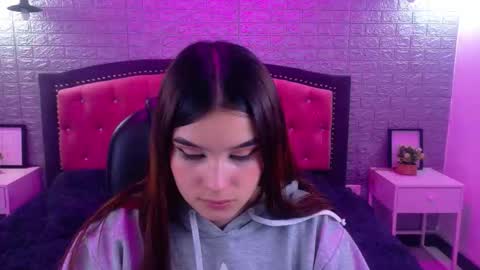 Snapshot of natalie_loffreda chatting on October 29, 3:20 am natalie online show from October 29, 3:20 am