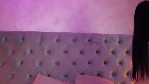 Snapshot of natalieshaw chatting on November 8, 2:34 am Natalie online show from November 8, 2:34 am