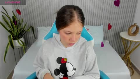 Snapshot of nataly_rodri chatting on February 15, 12:11 pm Nataly online show from February 15, 12:11 pm