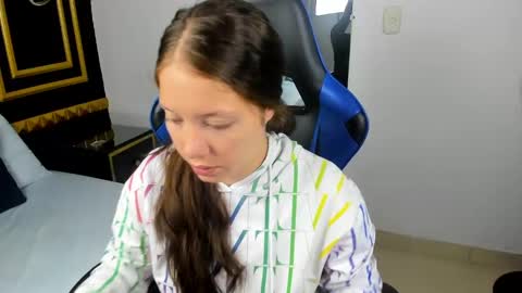 Snapshot of nataly_rodri chatting on March 8, 12:20 pm Nataly online show from March 8, 12:20 pm