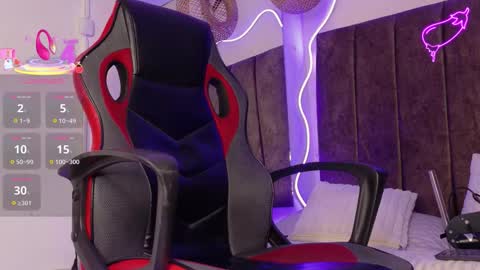 Snapshot of natasha__black chatting on October 24, 8:49 pm Natasha online show from October 24, 8:49 pm