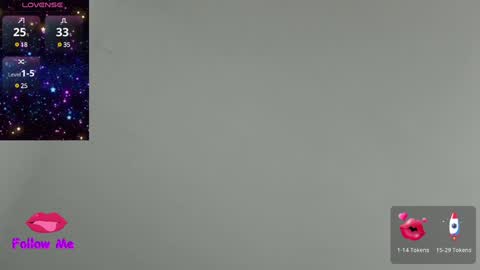 Snapshot of natasha__logan chatting on December 17, 10:23 am Natasha online show from December 17, 10:23 am