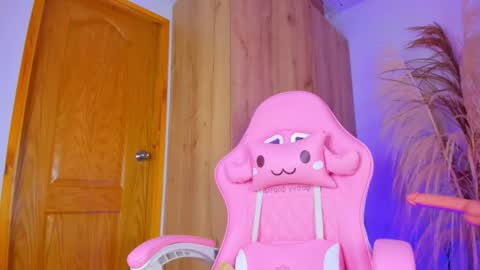       online show from December 3, 11:02 pm