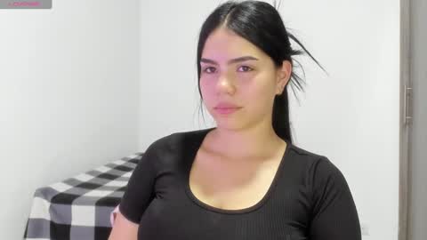 Snapshot of natasha_su chatting on February 6, 1:05 am Natalia online show from February 6, 1:05 am