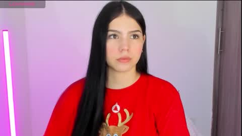 Snapshot of natasha_su chatting on December 4, 7:44 pm Natalia online show from December 4, 7:44 pm