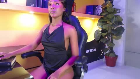 nathalia online show from October 8, 11:52 am