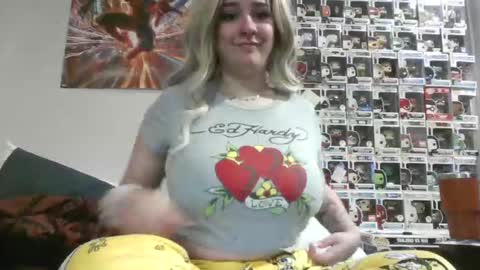 natbaby2002 online show from November 18, 1:11 am