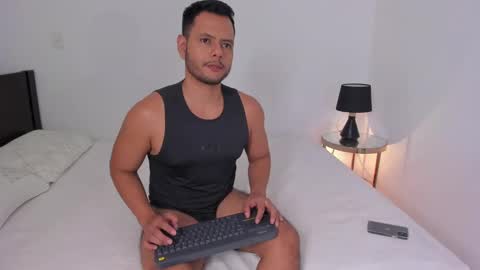 Nate Ocean online show from December 3, 4:25 am