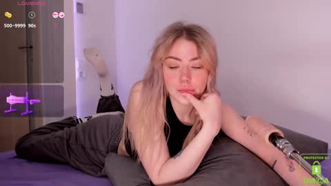 Snapshot of natehalll chatting on February 16, 4:53 am NATE online show from February 16, 4:53 am