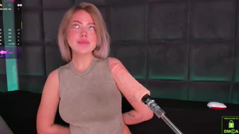 Snapshot of natehalll chatting on November 21, 11:42 am NATE online show from November 21, 11:42 am