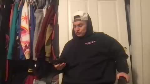 natetheexplorer online show from October 10, 4:44 am