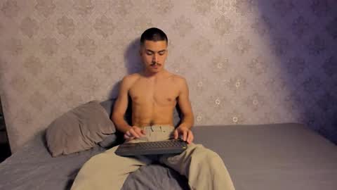 nathan_baker__ online show from November 29, 7:28 pm