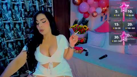 Snapshot of nattahottt chatting on December 19, 8:23 am NATTA online show from December 19, 8:23 am