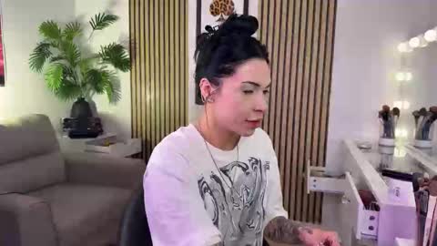 NATTY FIERROS online show from October 30, 8:05 am