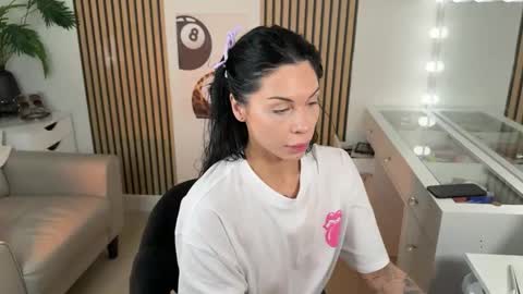 NATTY FIERROS online show from November 6, 9:54 am