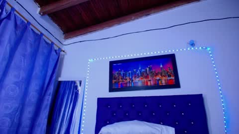  Annie  online show from February 8, 6:43 am