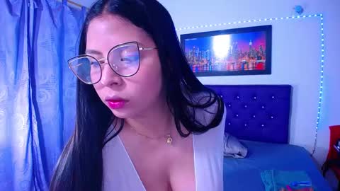  Annie  online show from March 6, 3:13 am