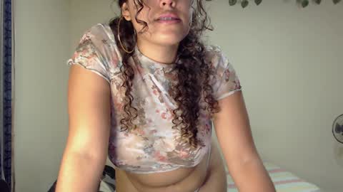 Snapshot of naudiz chatting on January 23, 6:49 am Eimy online show from January 23, 6:49 am