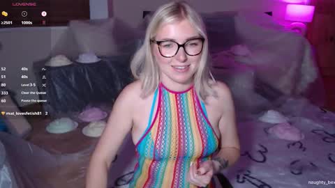 Snapshot of naughty__bex chatting on November 4, 9:36 pm Bex currently on maternity leave online show from November 4, 9:36 pm