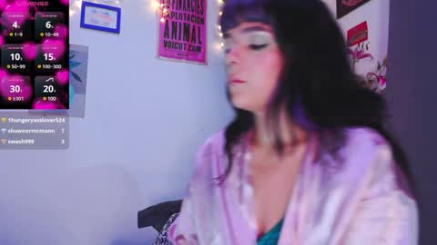 Em  please help me reach 100 thumbs up 3 online show from December 30, 11:28 pm