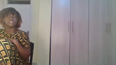 naughty_jazmine online show from October 19, 9:32 am