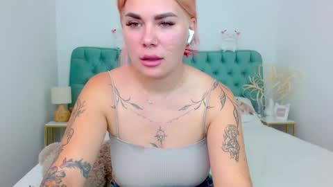 Maria  online show from October 5, 7:45 pm