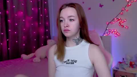 Snapshot of naughty_mablee chatting on October 6, 12:19 am Mable online show from October 6, 12:19 am