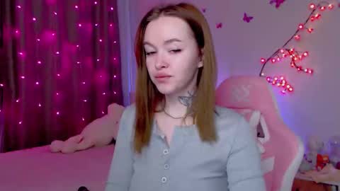 Snapshot of naughty_mablee chatting on October 7, 12:08 am Mable online show from October 7, 12:08 am