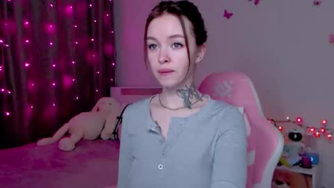 Snapshot of naughty_mablee chatting on October 29, 12:24 am Mable online show from October 29, 12:24 am