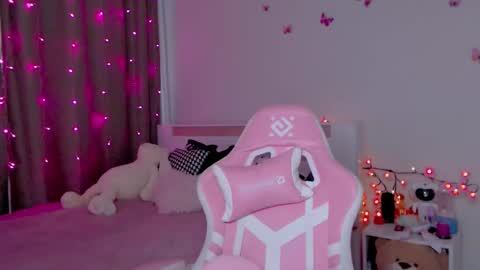 Snapshot of naughty_mablee chatting on November 4, 4:00 am Mable online show from November 4, 4:00 am