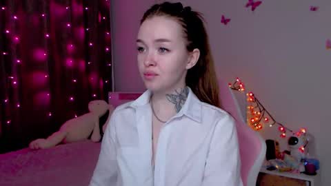 Snapshot of naughty_mablee chatting on November 20, 12:44 am Mable online show from November 20, 12:44 am