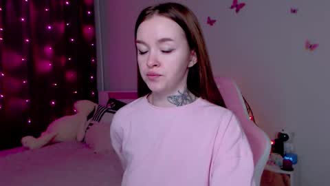 Snapshot of naughty_mablee chatting on November 28, 12:46 am Mable online show from November 28, 12:46 am