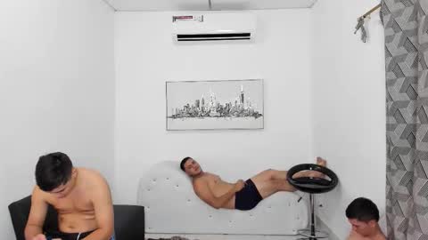 Snapshot of naughty_pearls chatting on October 9, 1:31 pm naughty_pearls online show from October 9, 1:31 pm