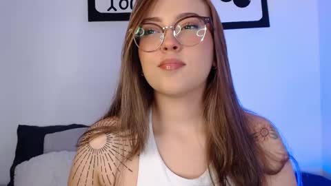 LANAindependent model online show from September 24, 6:17 am