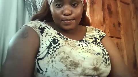 naughtylisah online show from November 18, 2:43 pm