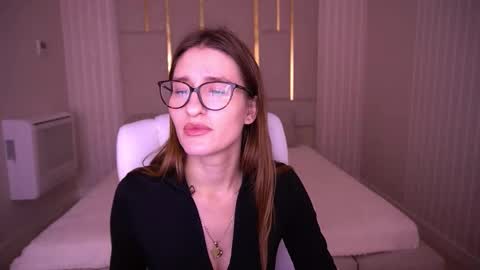 Ur Nurse online show from November 25, 9:20 am