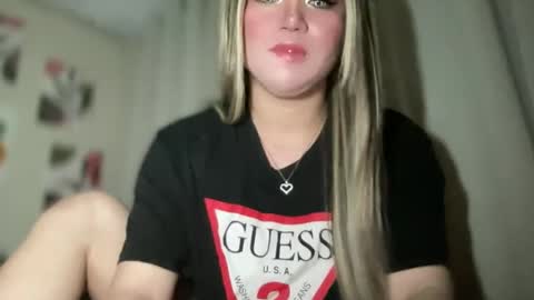 Rose Wilson online show from December 11, 6:14 am