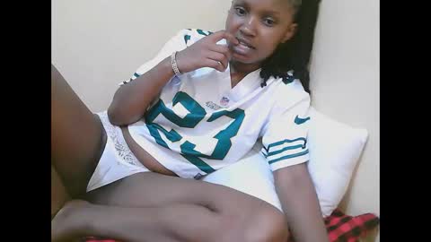 naughtyqueen online show from October 12, 10:53 pm