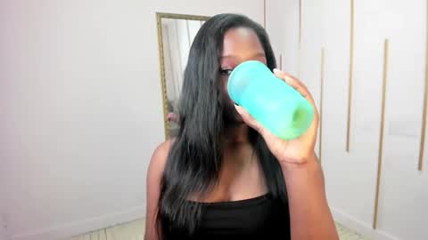 Nayaris 3 online show from October 18, 4:19 pm