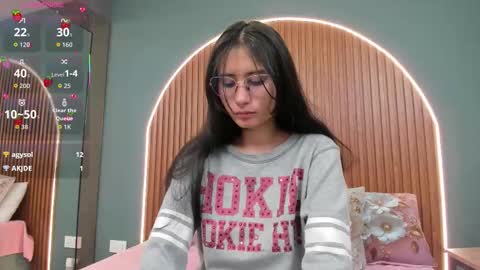 Naye  online show from October 22, 3:40 am