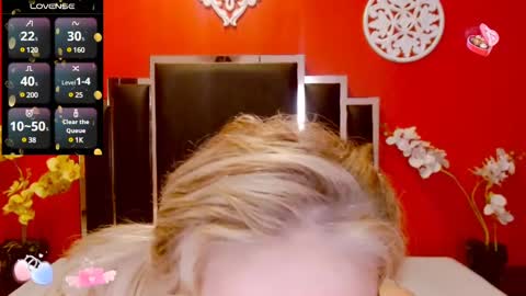 Lady Nayla online show from February 11, 5:40 pm