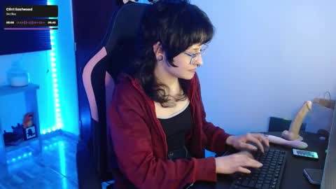 Snapshot of neena_nyx chatting on December 16, 1:31 am Neena Nyx online show from December 16, 1:31 am