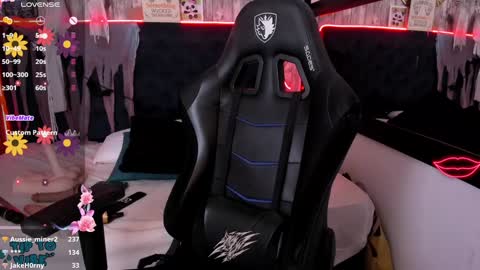 Miah online show from December 20, 2:38 pm