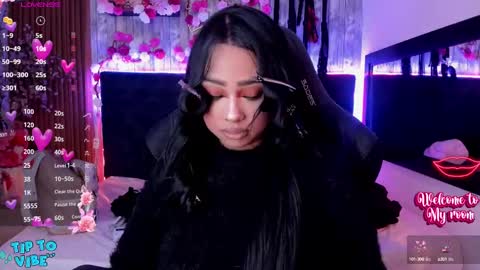 Miah online show from September 25, 11:47 am