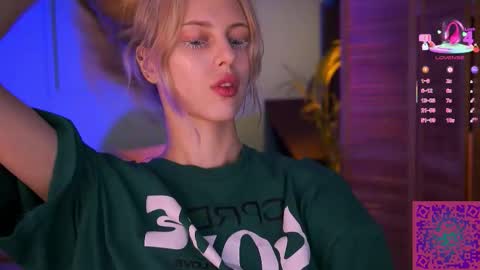 I am Nelly3 online show from December 1, 8:19 am